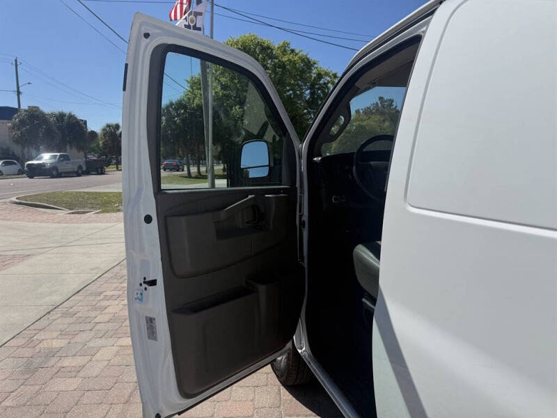 2023 GMC Savana 2500