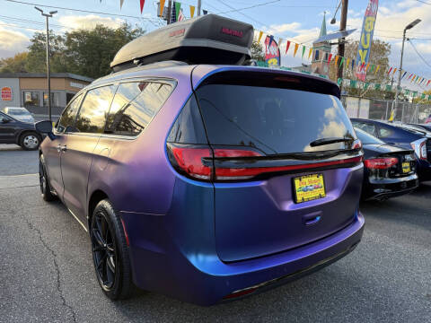 2021 Chrysler Pacifica Touring