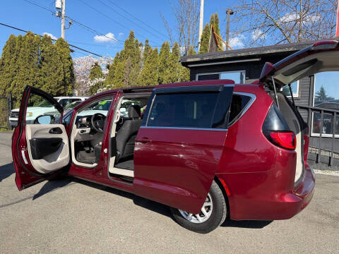 2018 Chrysler Pacifica LX