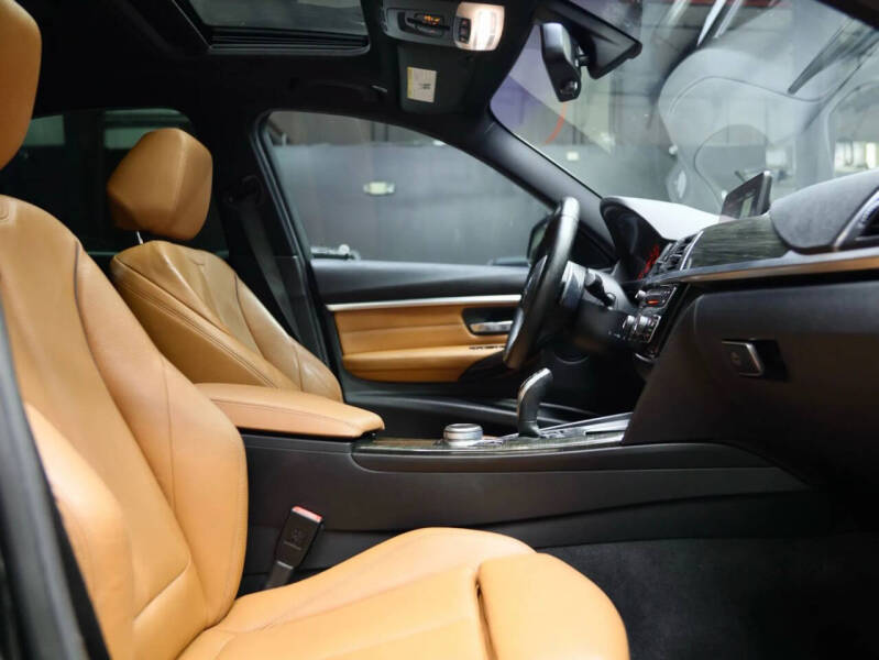 2018 BMW 3 Series 330i xDrive