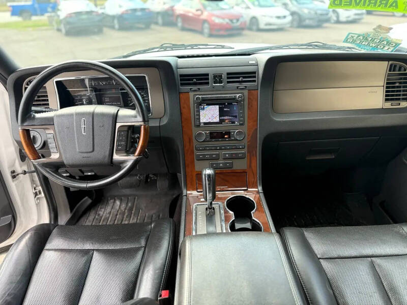 2011 Lincoln Navigator