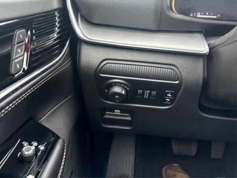 2024 Jeep Wagoneer L Carbide