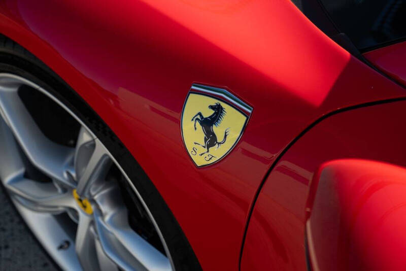 2024 Ferrari 296 GTS