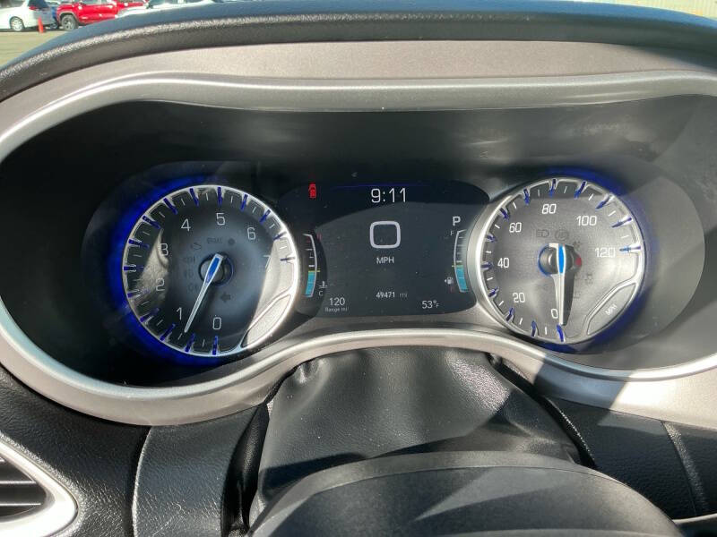 2025 Chrysler Pacifica Select