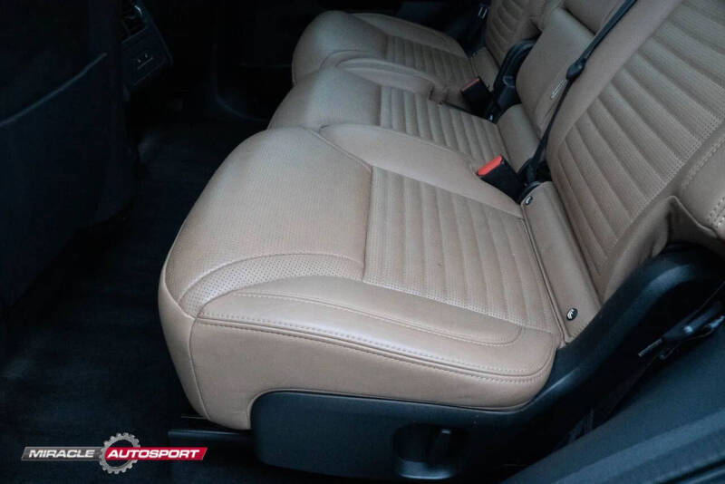 2022 Land Rover Discovery P300 S