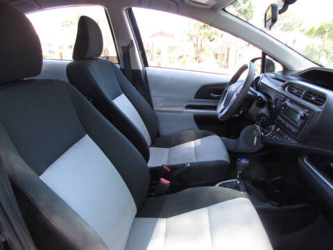 2014 Toyota Prius c Two