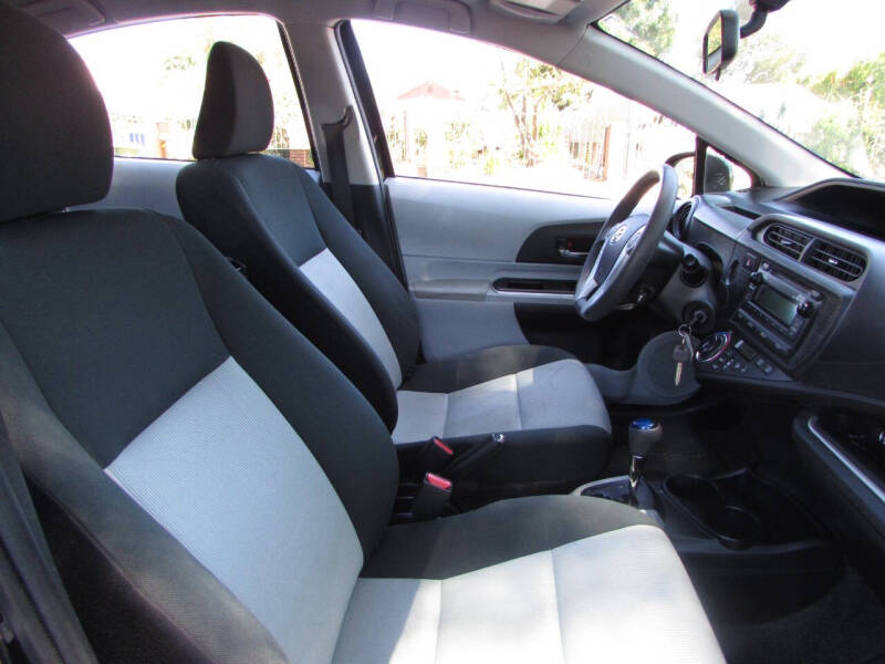 2014 Toyota Prius c Two