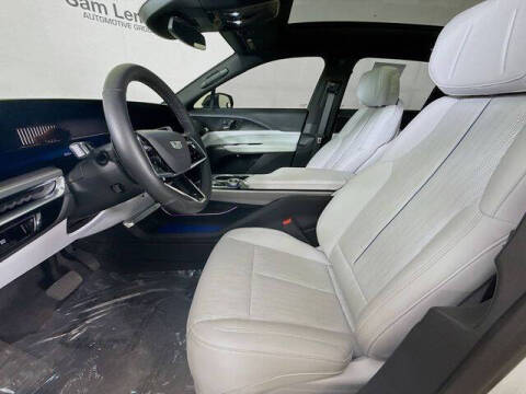 2024 Cadillac LYRIQ Luxury 1