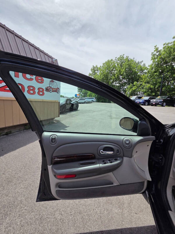 2004 Chrysler 300M