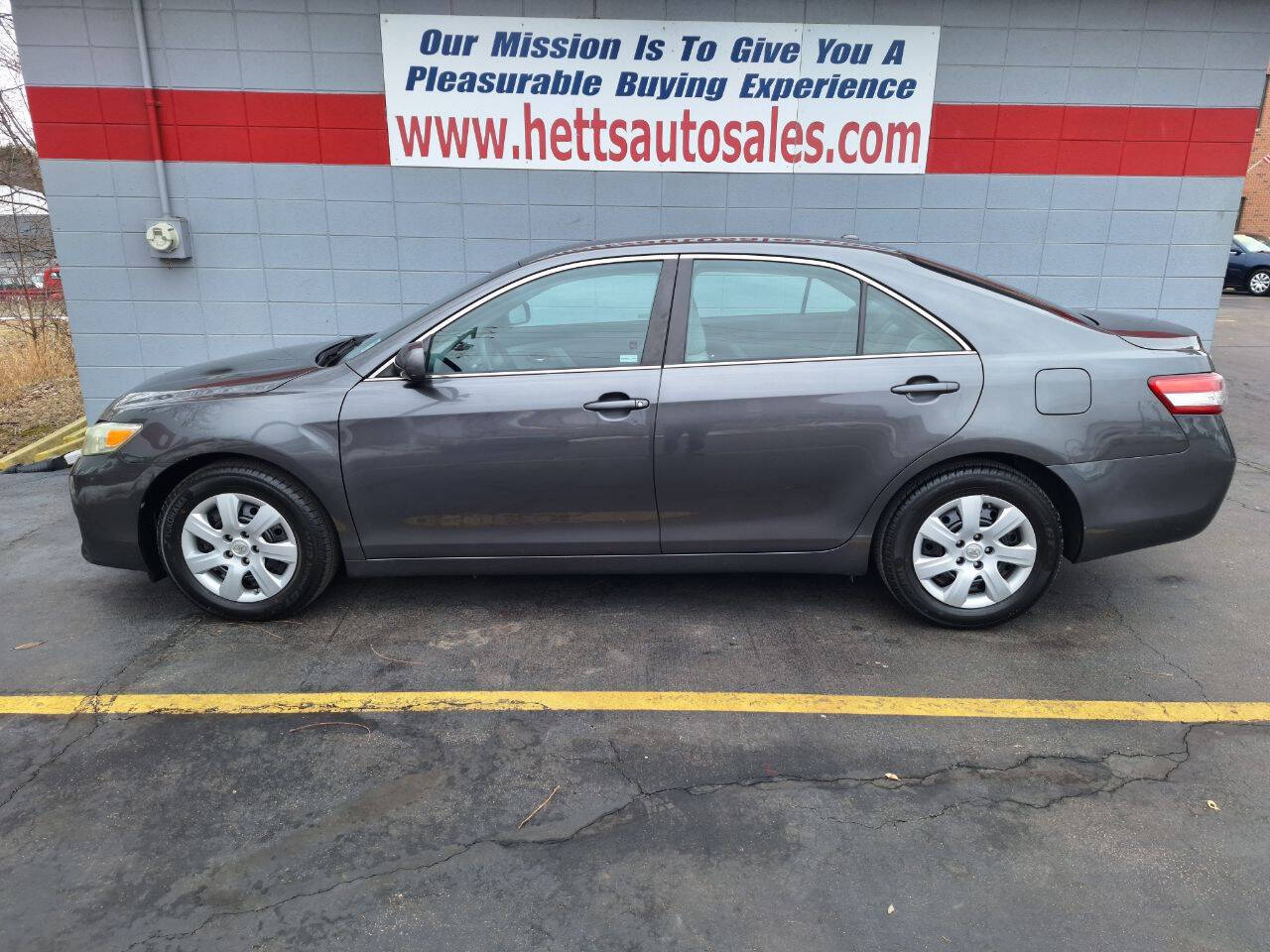 2010 Toyota Camry's photo