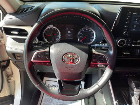 2020 Toyota Highlander LE