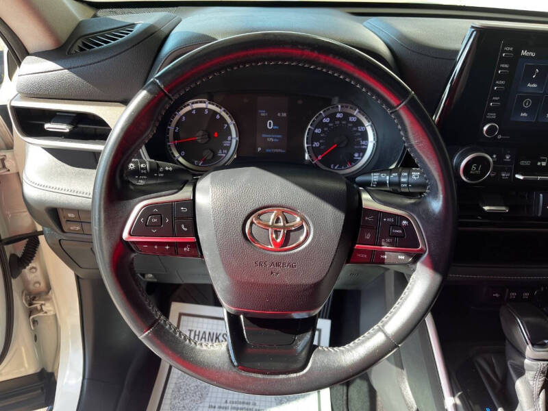 2020 Toyota Highlander LE