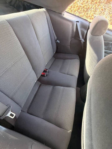 2004 Ford Mustang Deluxe