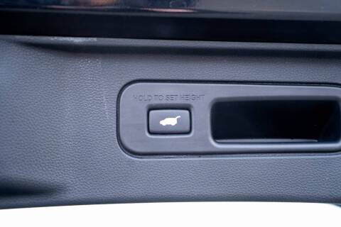 2023 Honda Pilot EX-L w/Rear Captain's Chairs