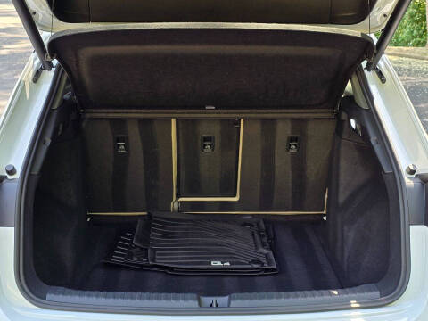 2023 Audi Q4 e-tron quattro Premium 50