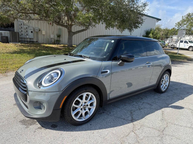 2020 MINI Hardtop 2 Door Base's photo
