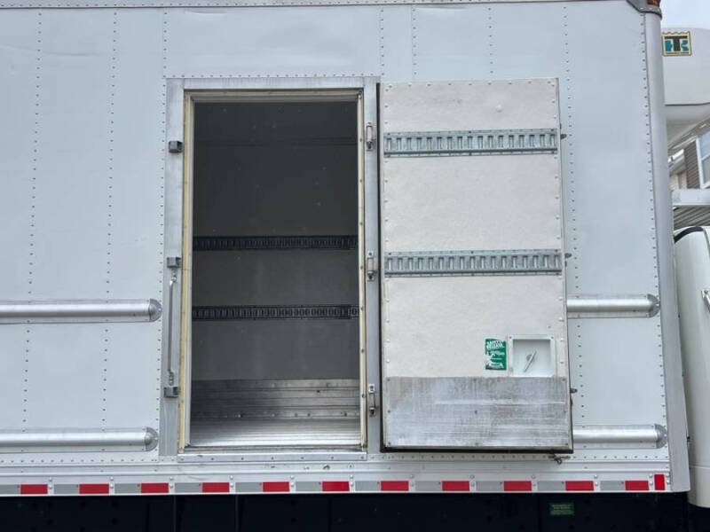 2020 Freightliner M2 106