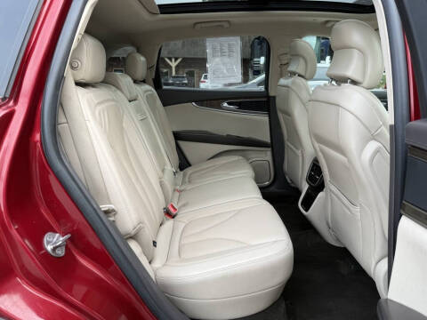 2019 Lincoln Nautilus Select