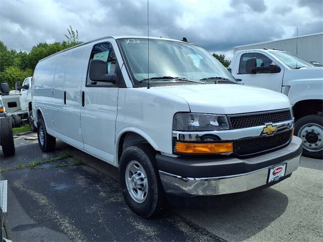 2025 Chevrolet Express 3500