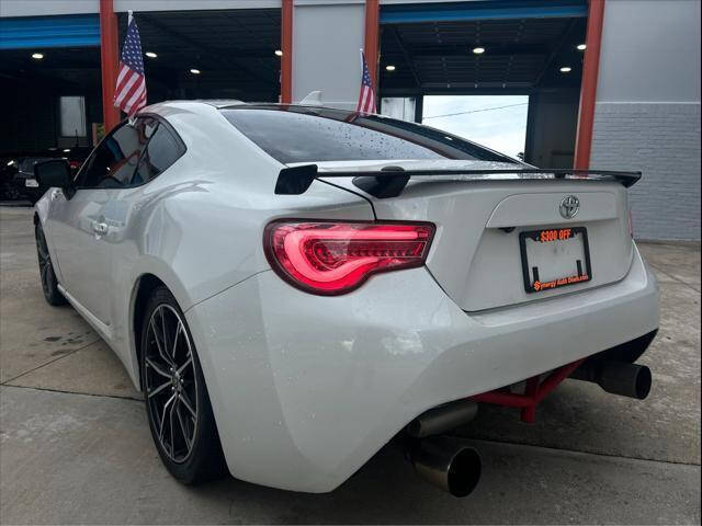 2018 TOYOTA 86 Coupe - $20,197