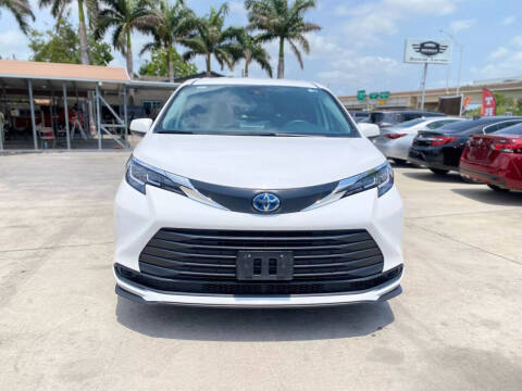 2021 Toyota Sienna LE 8-Passenger