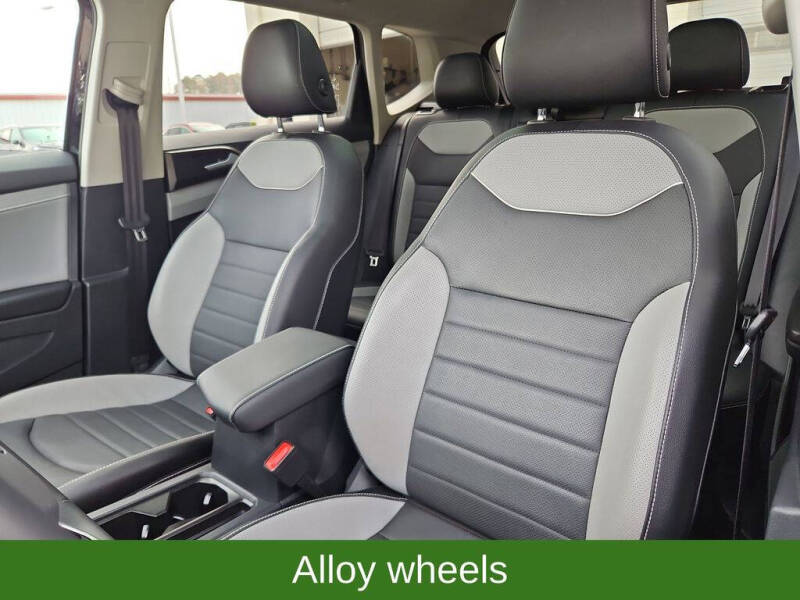 2023 Volkswagen Taos SEL 4Motion