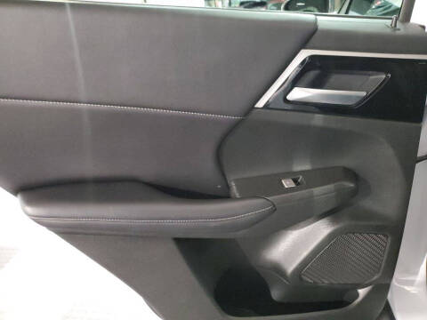2023 Mitsubishi Outlander PHEV SE