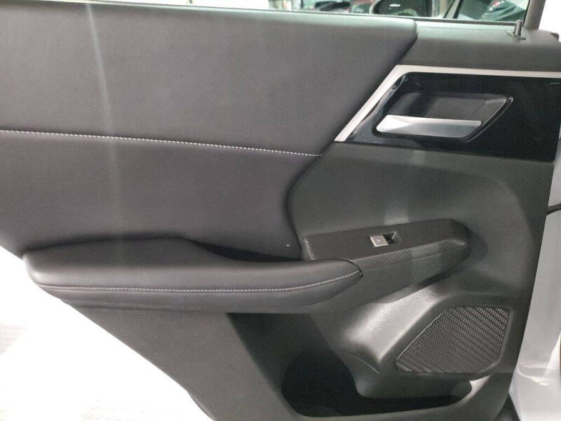 2023 Mitsubishi Outlander PHEV SE