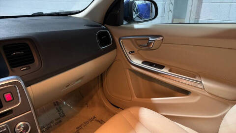 2015 Volvo S60 T5 Premier