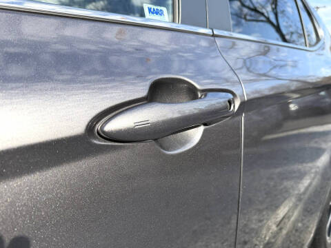 2023 Toyota Camry Hybrid SE