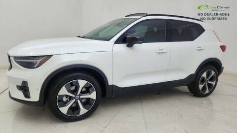 2026 Volvo XC40 B5 Plus