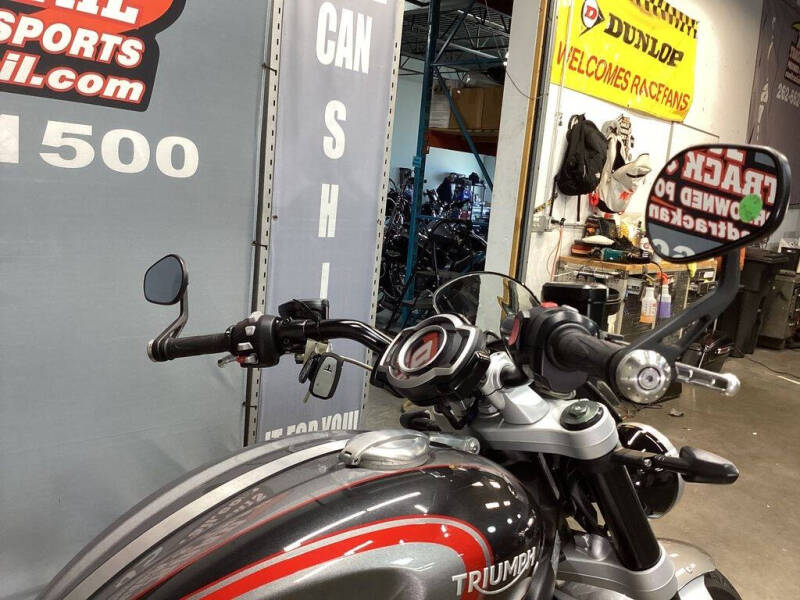 2022 Triumph Rocket 3 GT Silver Ice &amp; S