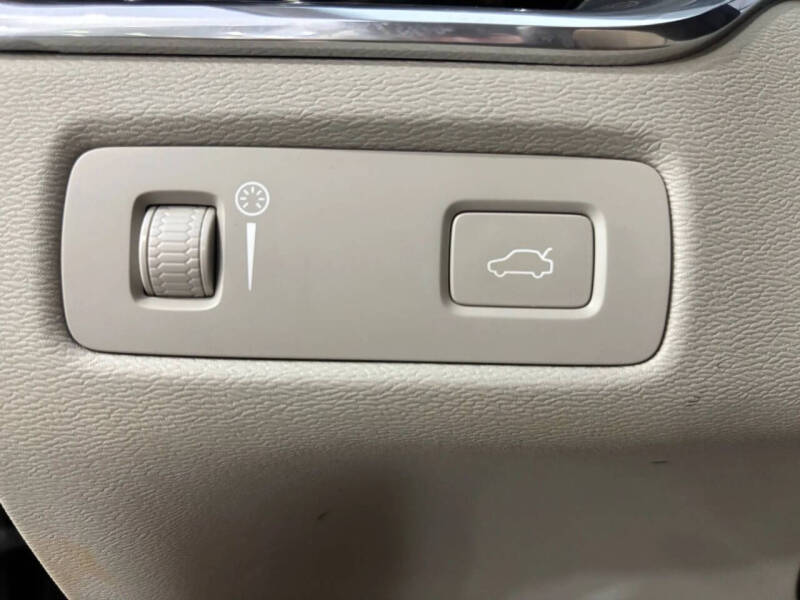 2019 Volvo XC60 T5 Momentum