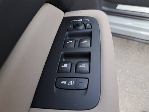 2026 Volvo XC60 B5 Core