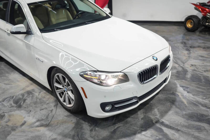 2015 BMW 5 Series 528i