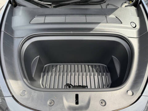 2025 Tesla Model Y Long Range