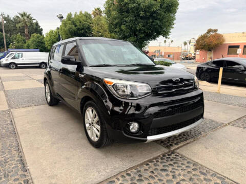 2017 Kia Soul +