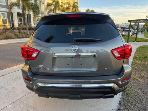 2017 Nissan Pathfinder SV