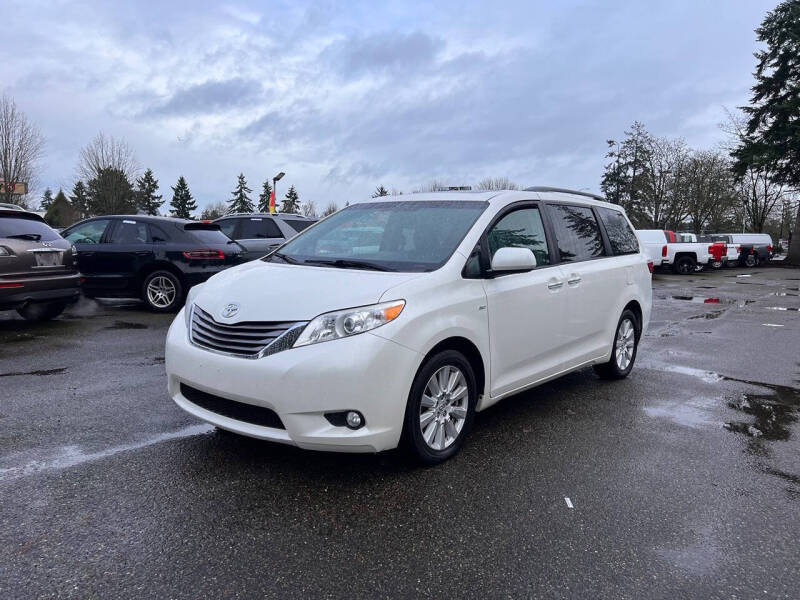 2017 Toyota Sienna XLE 7-Passenger