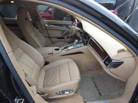 2011 Porsche Panamera 4