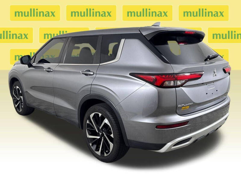2022 Mitsubishi Outlander SE