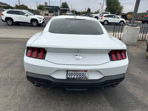 2024 Ford Mustang EcoBoost