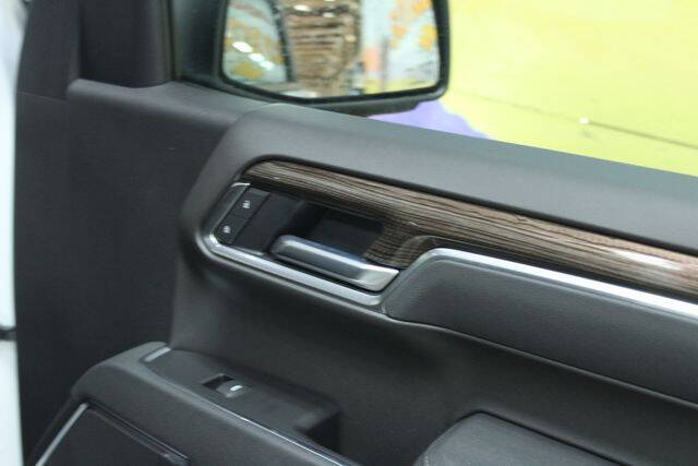 2026 Chevrolet Silverado 1500 LT - Photo 9