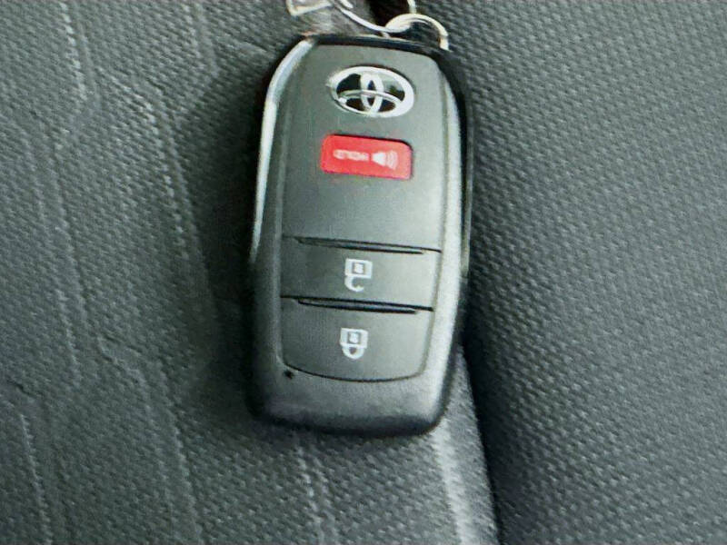 2025 Toyota Corolla Hatchback SE