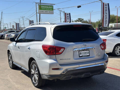 2018 Nissan Pathfinder SV