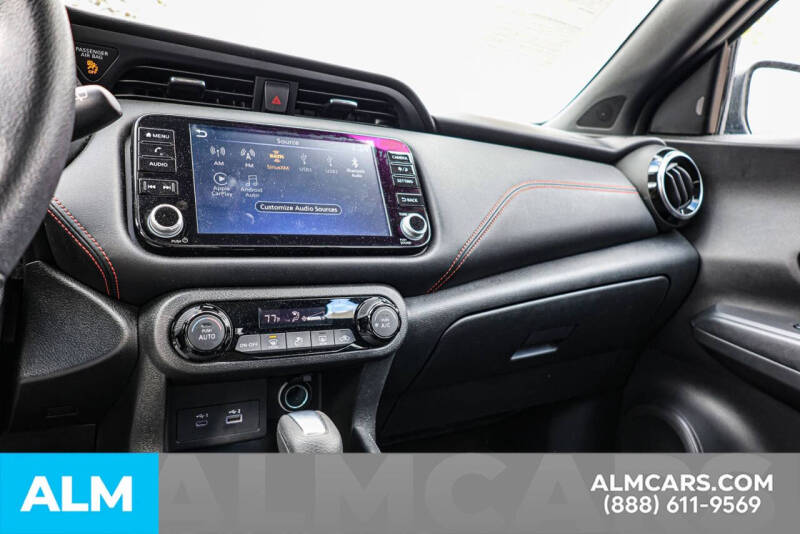 2022 Nissan Kicks SR