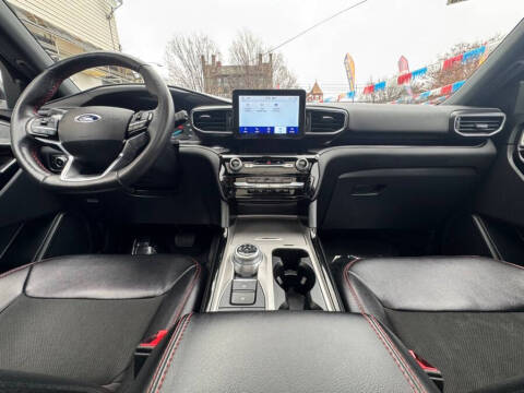 2023 Ford Explorer ST-Line