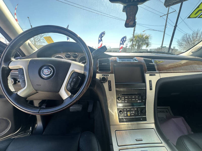 2013 Cadillac Escalade Platinum Edition