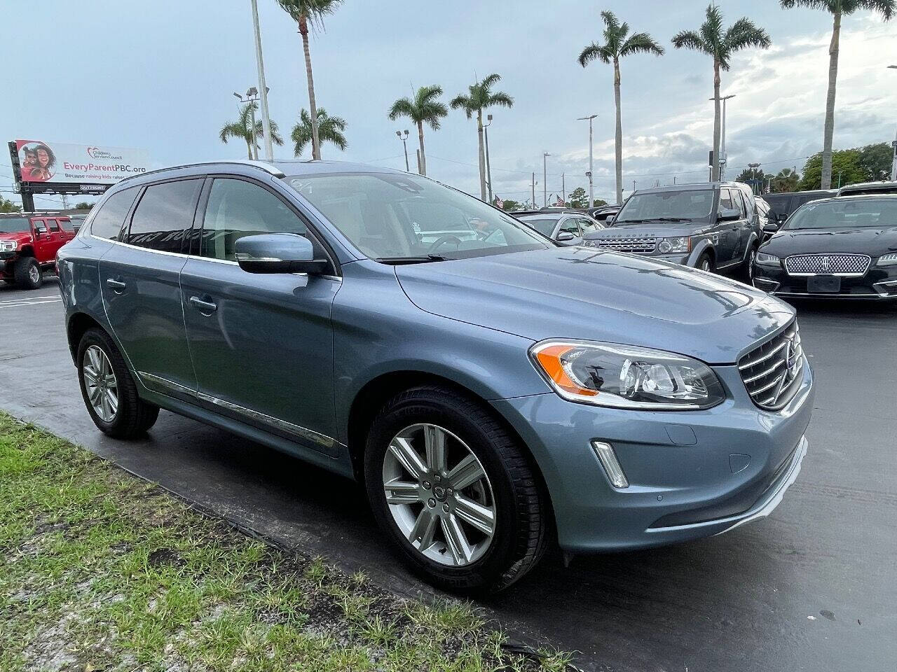 2017 VOLVO XC60 SUV / Crossover - $16,900