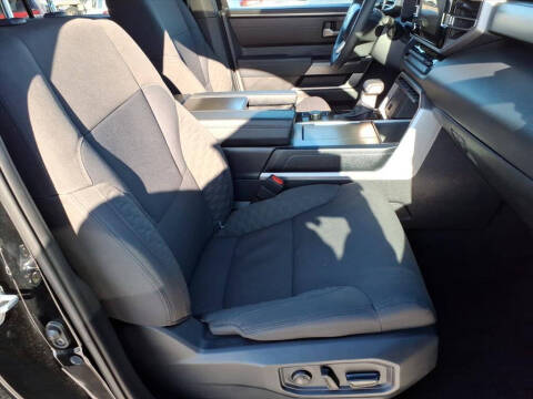 2025 Toyota Sequoia SR5